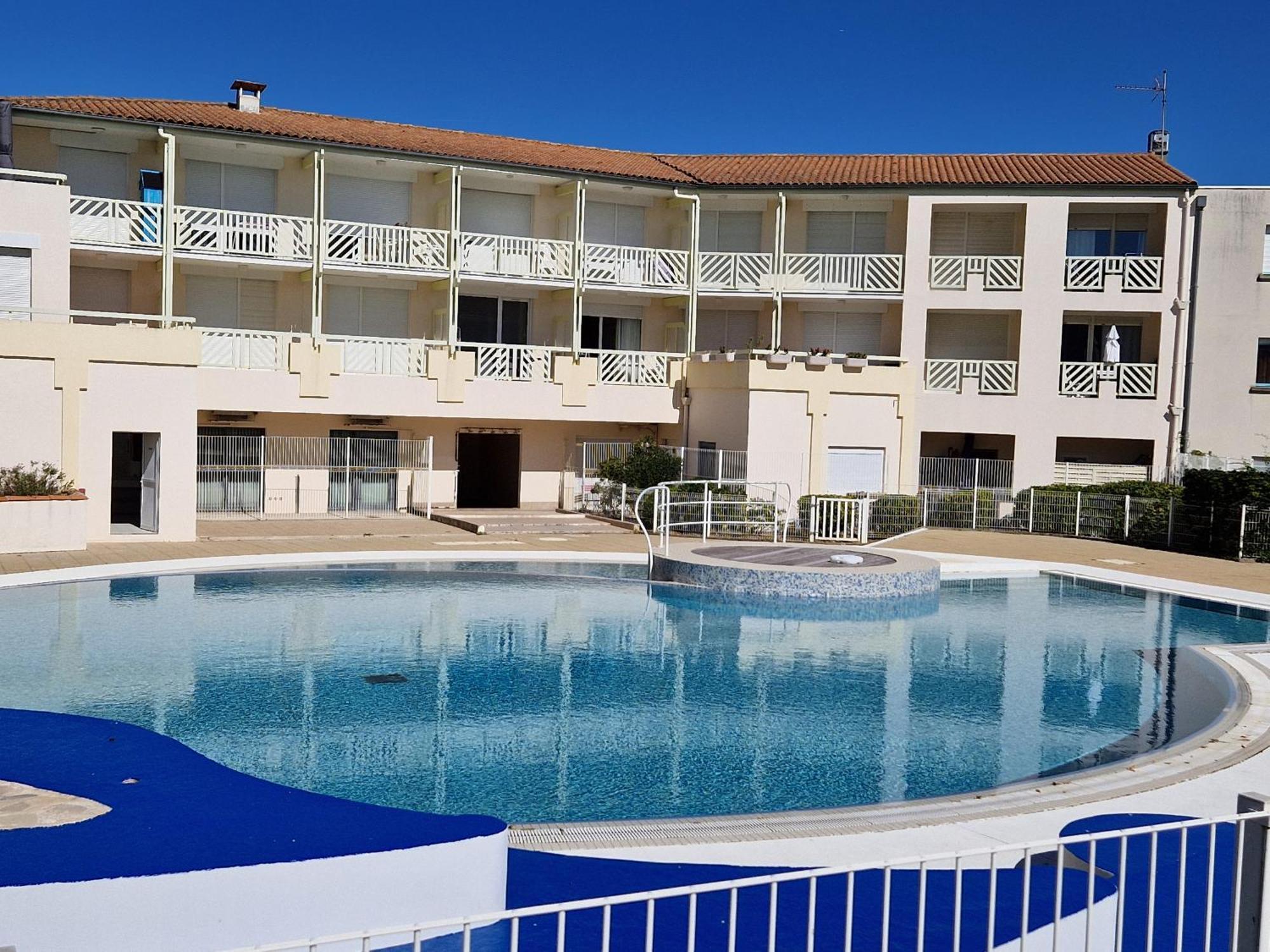Appartement Pres De La Plage - 4 Pers, Piscine Ouverte, Parking, Animaux Acceptes - Fr-1-706-12 Châtelaillon-Plage Exterior photo